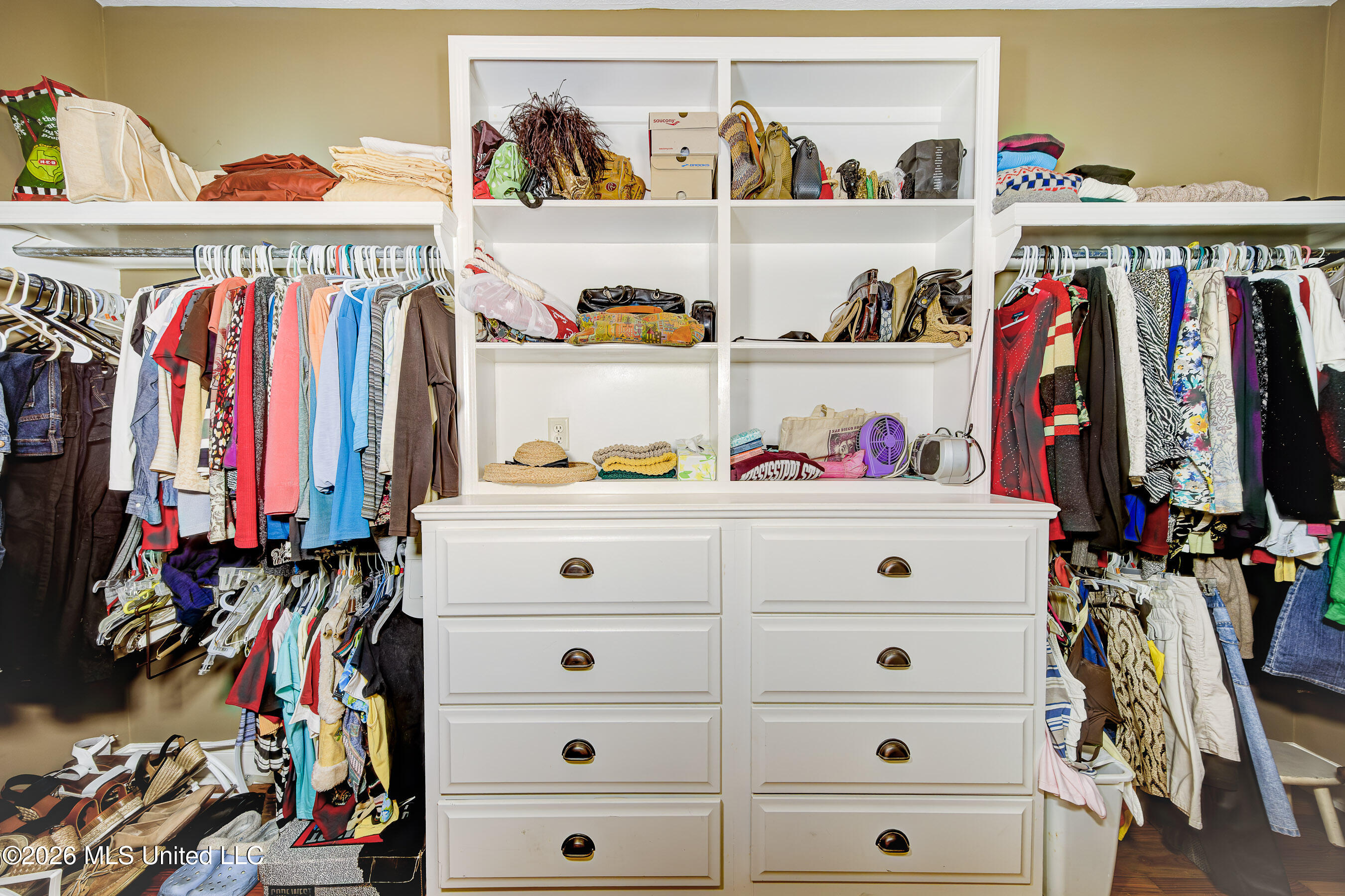 219 Madison Ridge Road Vicksburg, MS 39180 - Photo 18 of 29 Primary Bedroom Walk-In Closet