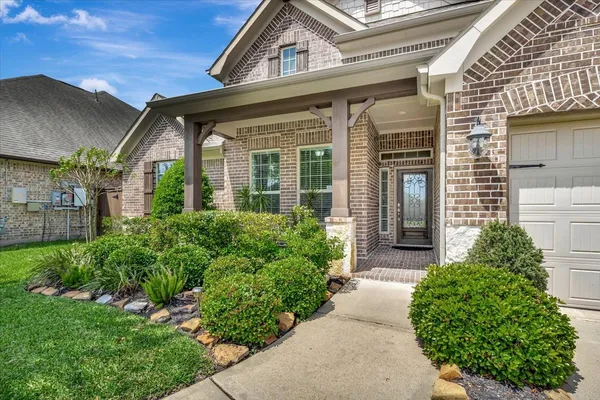 $430,000 | 640 Pertonila Lane, Webster, TX 77598