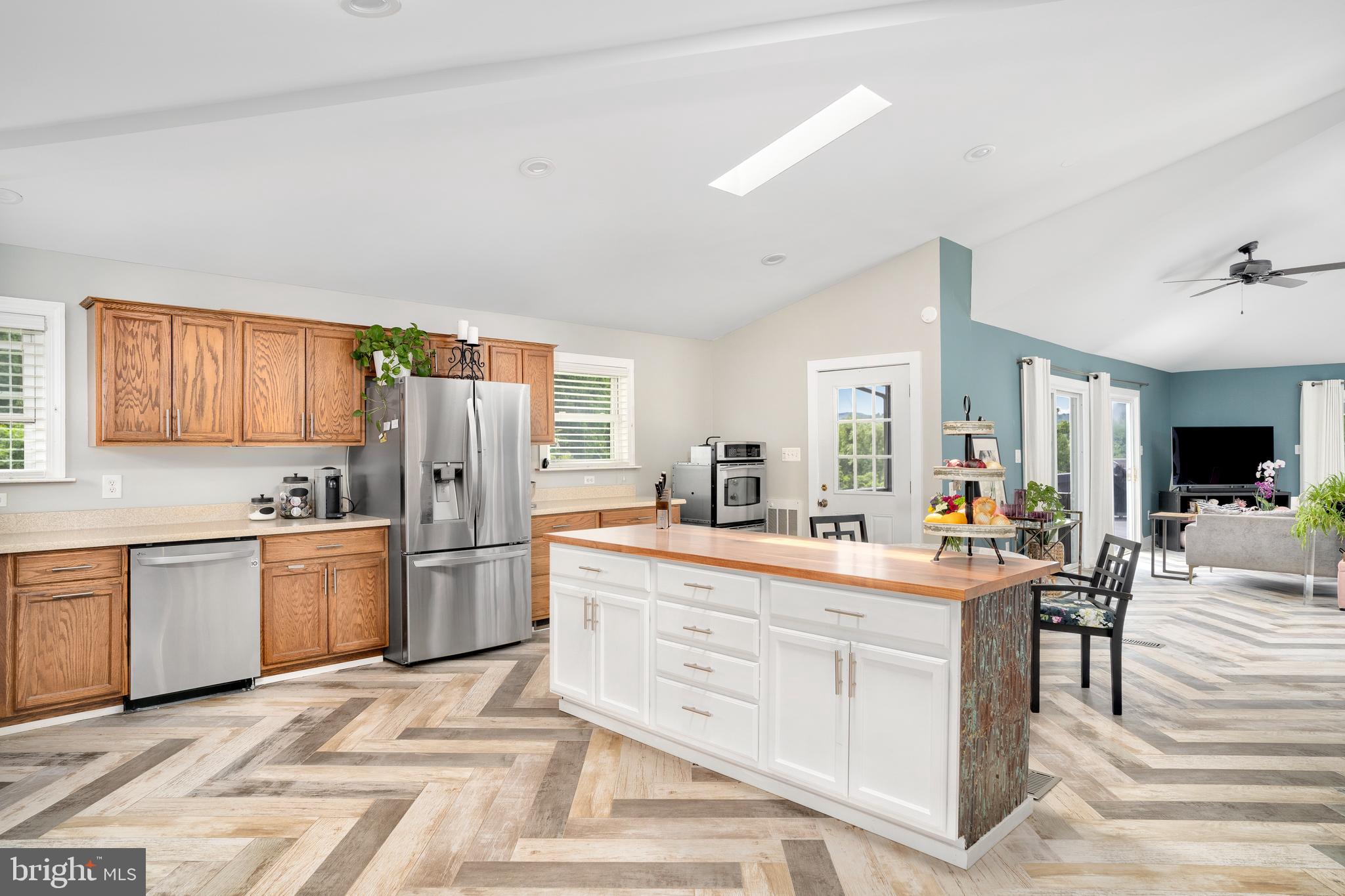 398 Granny Smith Road Linden, VA 22642 - Photo 4 of 24