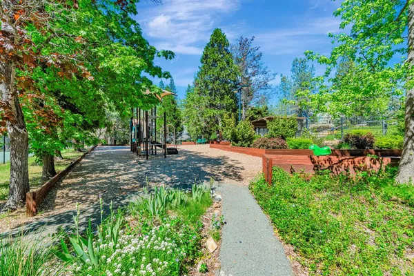 $410,000 | 115 Fairway Village Court, Murphys, CA 95247