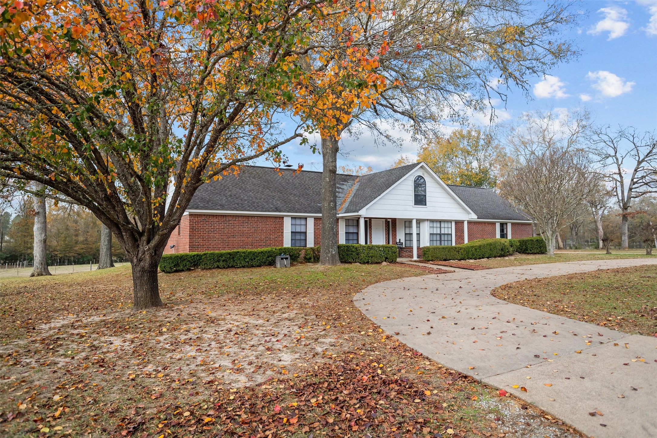 533 Creekwood Road Crockett, TX 75835 - Photo 3 of 31