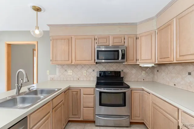 $4,350 | 3293 Greenleafe Drive, Lysander, NY 13135