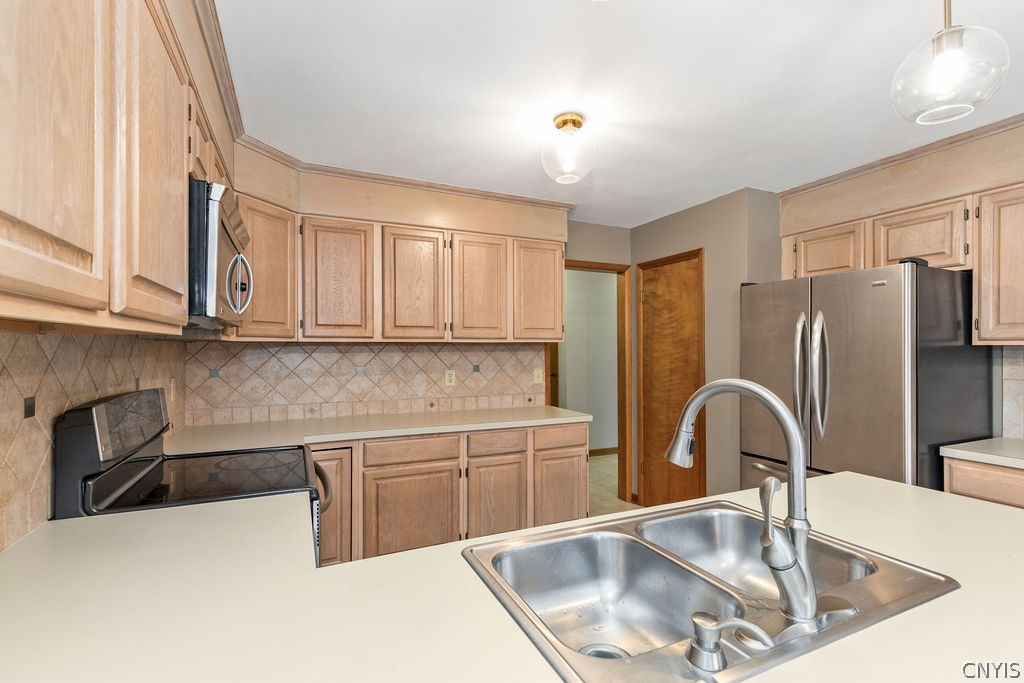 3293 Greenleafe Drive Lysander, NY 13135 - Photo 4 of 40