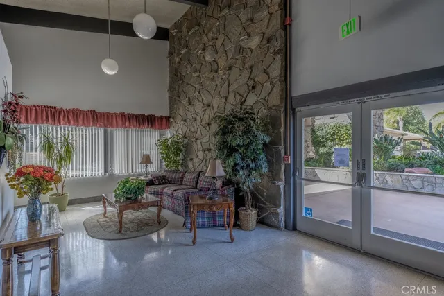 $460,000 | 18923 Circle Of Friends, Newhall, CA 91321