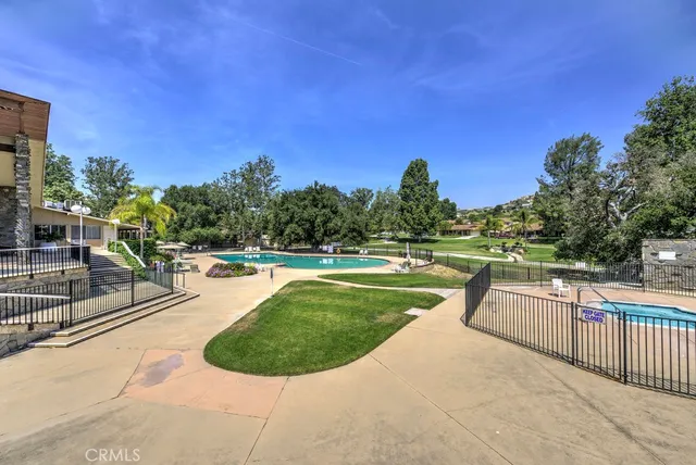 $460,000 | 18923 Circle Of Friends, Newhall, CA 91321