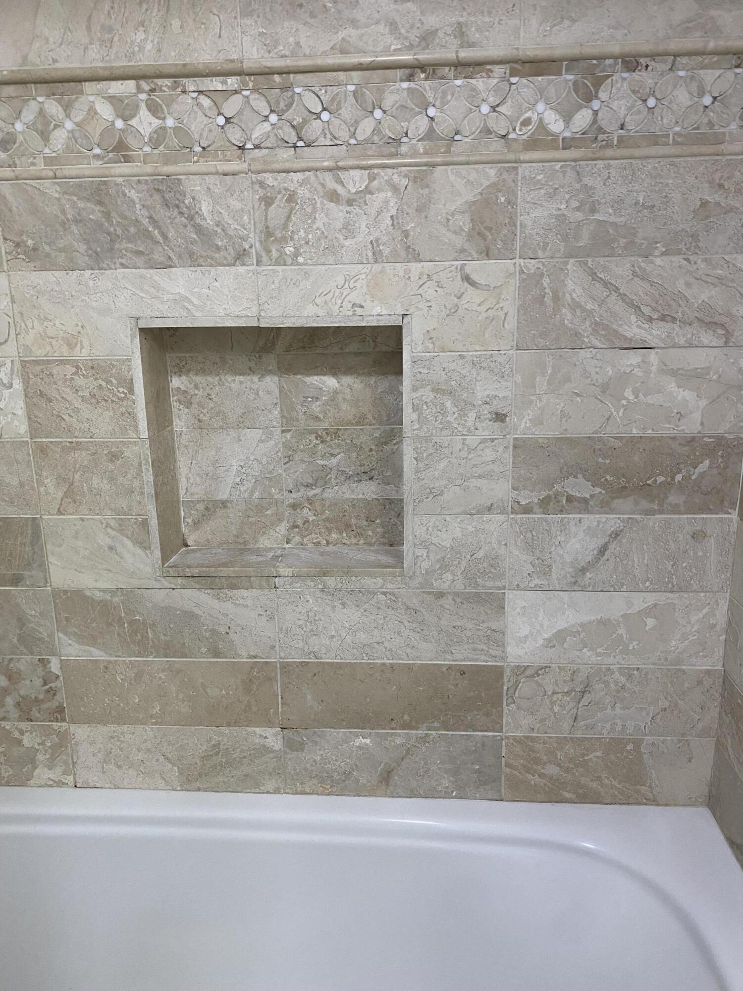 501 Southwest 11th Place, Unit 106 Boca Raton, FL 33432 - Photo 29 of 46 Tub Detail