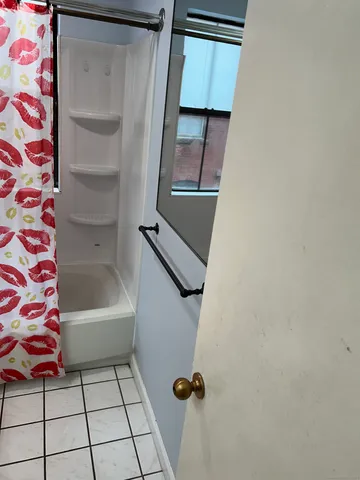 $1,450 | 34 Essex Street, Unit 2F, Hartford, CT 06114