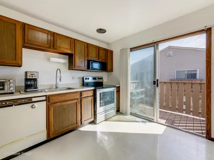 $265,000 | 238 Nantucket Harbor, Schaumburg, IL 60193
