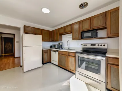 $265,000 | 238 Nantucket Harbor, Schaumburg, IL 60193