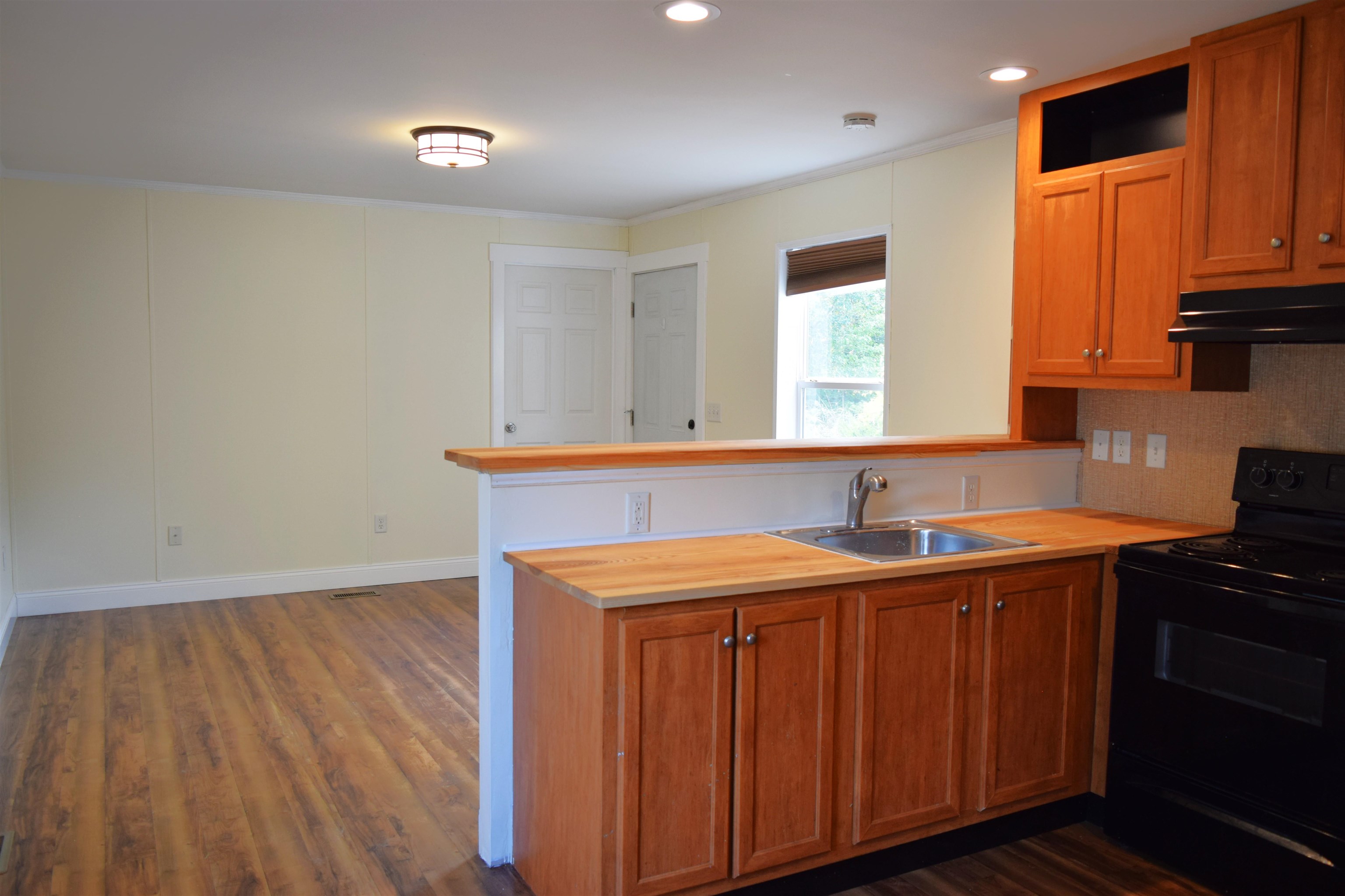 26 Morton Street Exeter, NH 03833 - Photo 2 of 21 Gallery Image 2