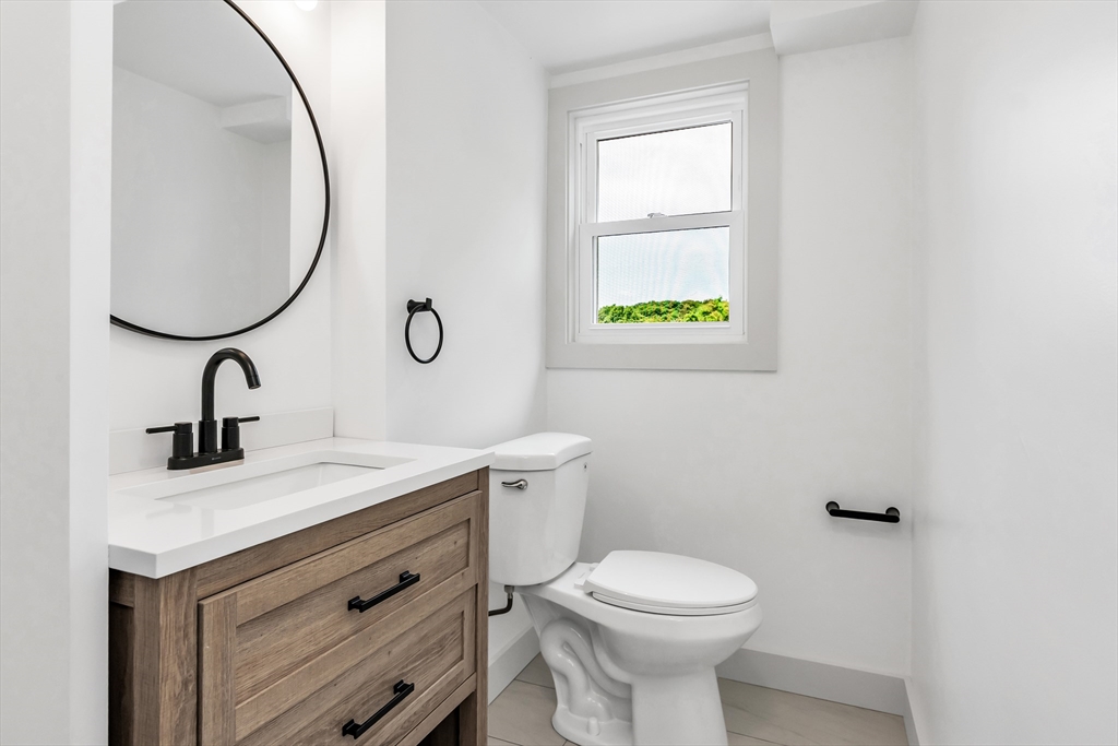 53 Walnut Street Saugus, MA 01906 - Photo 11 of 39