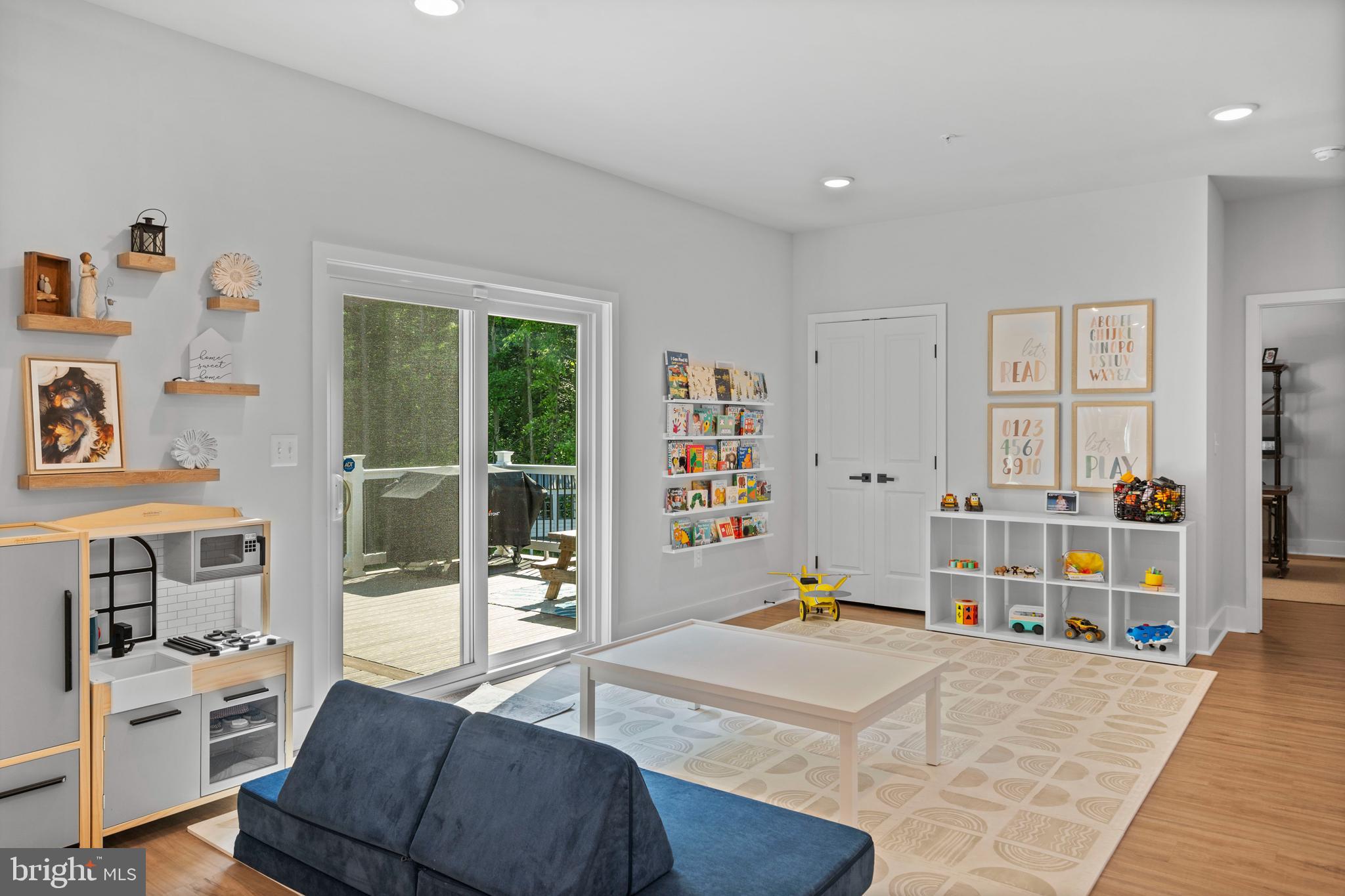 6360 Hollow Way Huntingtown, MD 20639 - Photo 20 of 61 Family Room