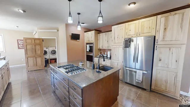 $1,200,000 | 9420 Highway 220, Casper, WY 82604