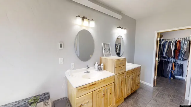 $1,200,000 | 9420 Highway 220, Casper, WY 82604