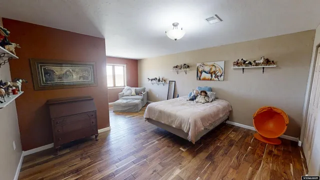 $1,200,000 | 9420 Highway 220, Casper, WY 82604