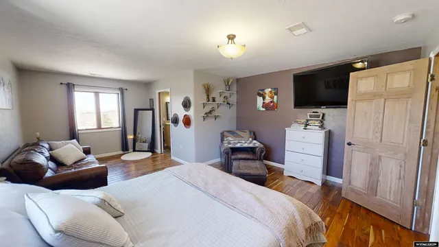 $1,200,000 | 9420 Highway 220, Casper, WY 82604