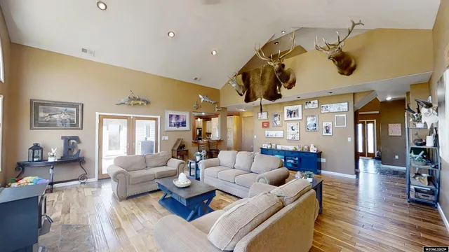 $1,200,000 | 9420 Highway 220, Casper, WY 82604