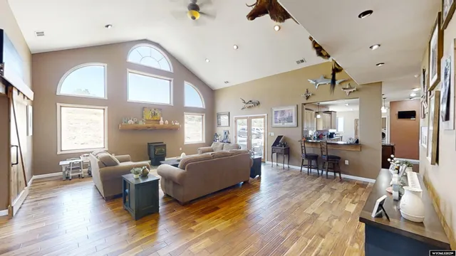 $1,200,000 | 9420 Highway 220, Casper, WY 82604