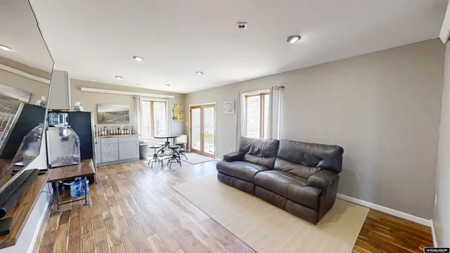 $1,200,000 | 9420 Highway 220, Casper, WY 82604