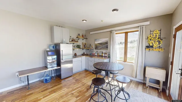 $1,200,000 | 9420 Highway 220, Casper, WY 82604