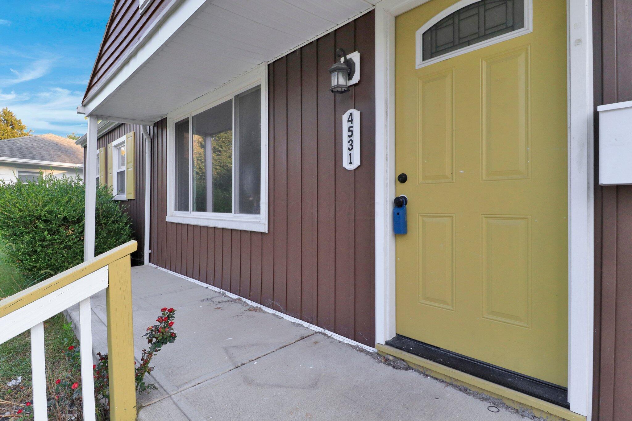 4531 Rodney Road Columbus, OH 43227 - Photo 2 of 36 Front Porch
