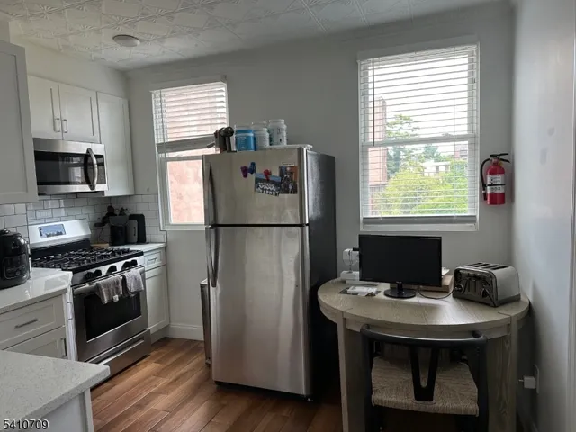 $2,700 | 206 2nd Street, Unit 3, Hoboken, NJ 07030