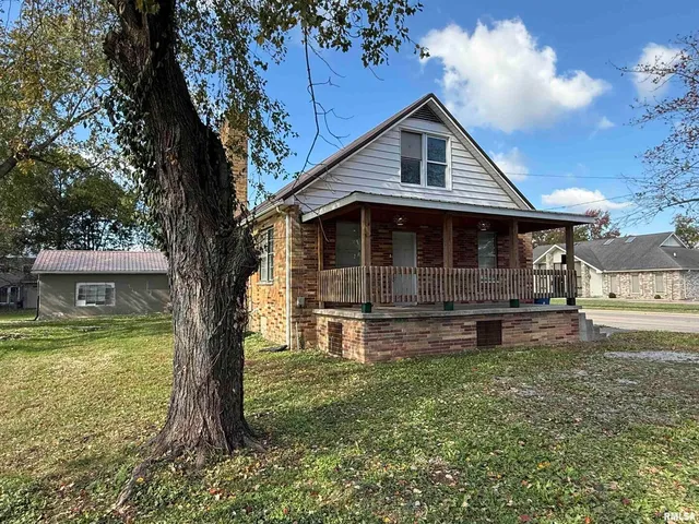 $260,000 | 1103 West Boulevard Street, Unit A & B, Marion, IL 62959