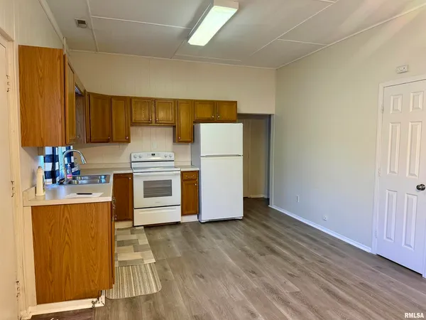 $244,900 | 1103 West Boulevard Street, Unit A & B, Marion, IL 62959