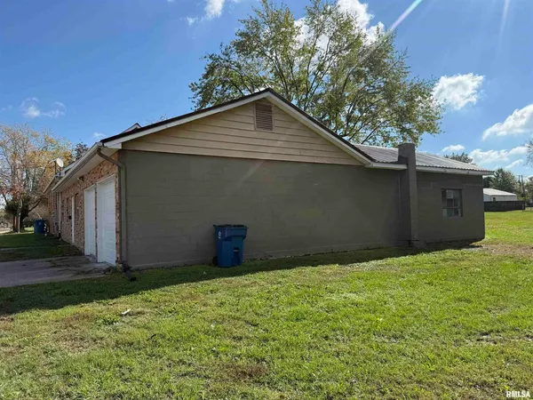 $244,900 | 1103 West Boulevard Street, Unit A & B, Marion, IL 62959