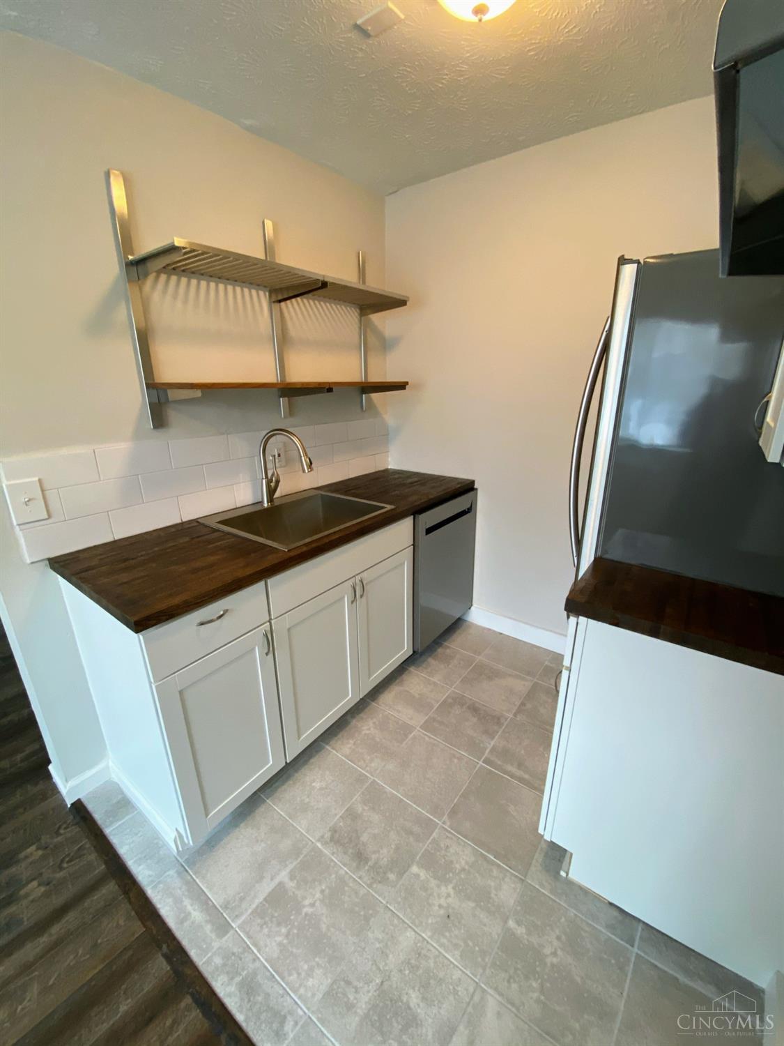 6210 Ridge Avenue, Unit 18 Cincinnati, OH 45213 - Photo 4 of 16