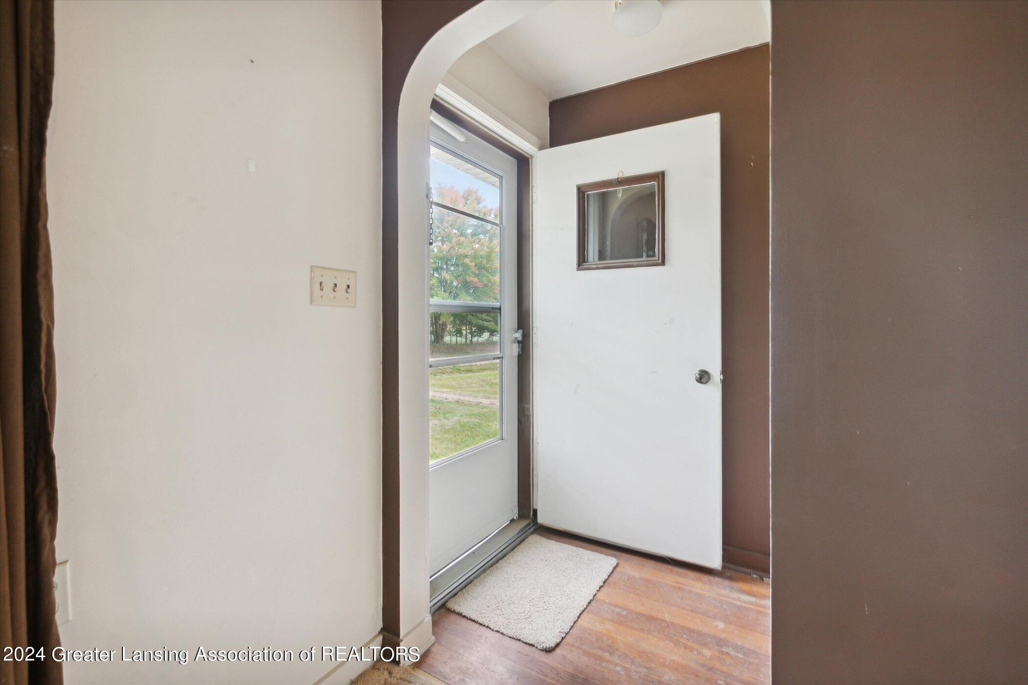 3907 South Grove Road St. Johns, MI 48879 - Photo 3 of 29 06-3907-S-Grove-Rd-St-Johns-MI-48879-Win
