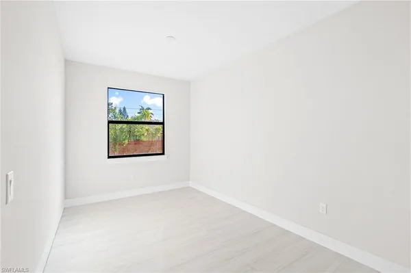 $2,600 | 2064 55th Terrace Southwest, Naples, FL 34116