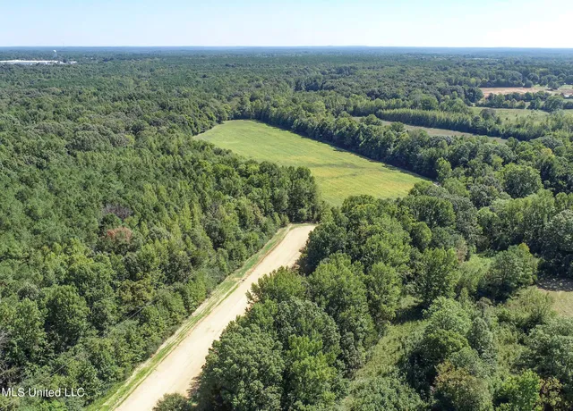 $499,000 | House-carlson House-Carlson Drive, Batesville, MS 38606