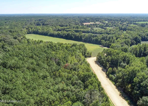 $499,000 | House-carlson House-Carlson Drive, Batesville, MS 38606