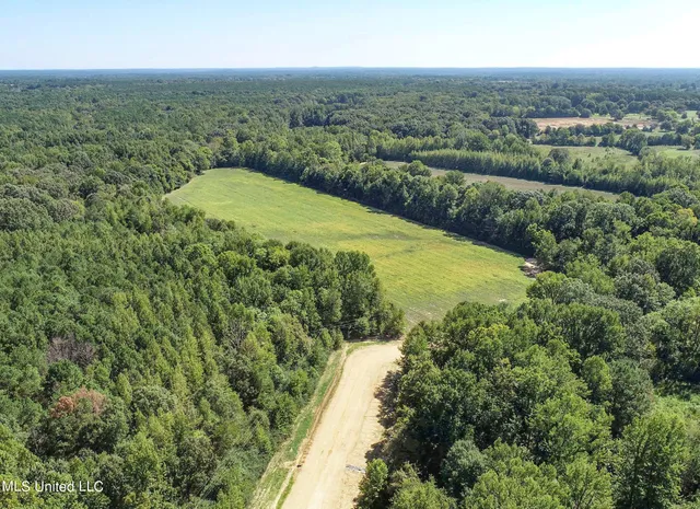 $499,000 | House-carlson House-Carlson Drive, Batesville, MS 38606