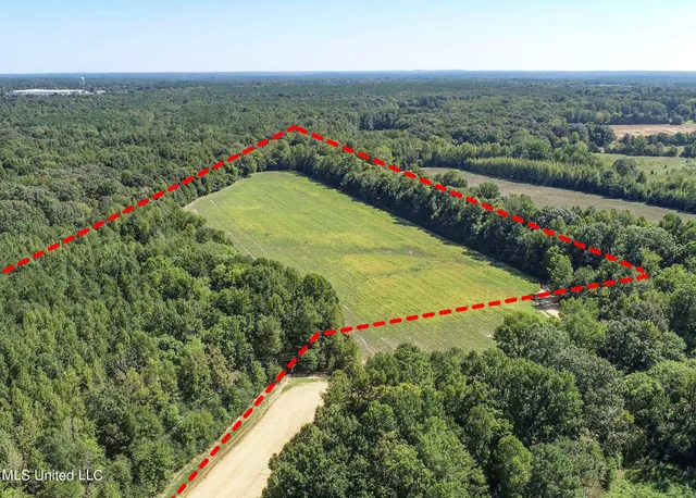 $499,000 | House-carlson House-Carlson Drive, Batesville, MS 38606