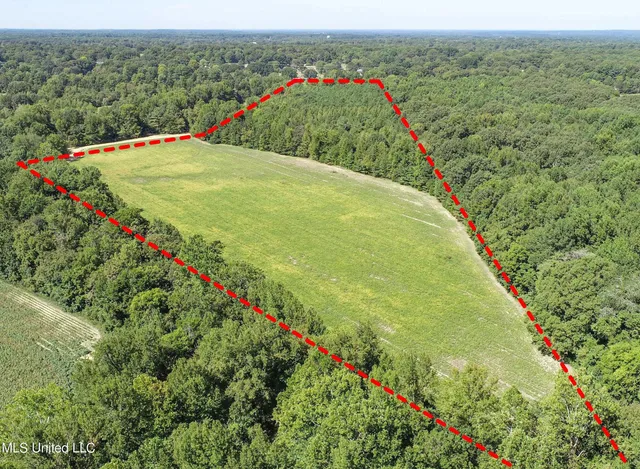 $499,000 | House-carlson House-Carlson Drive, Batesville, MS 38606