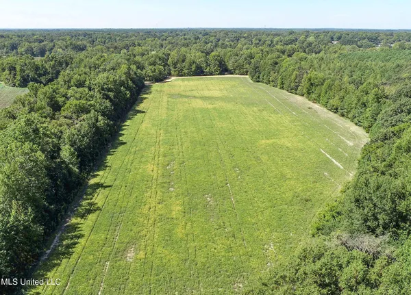 $499,000 | House-carlson House-Carlson Drive, Batesville, MS 38606