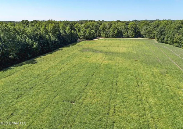 $499,000 | House-carlson House-Carlson Drive, Batesville, MS 38606