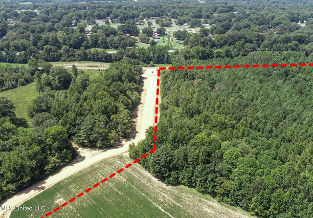 $499,000 | House-carlson House-Carlson Drive, Batesville, MS 38606