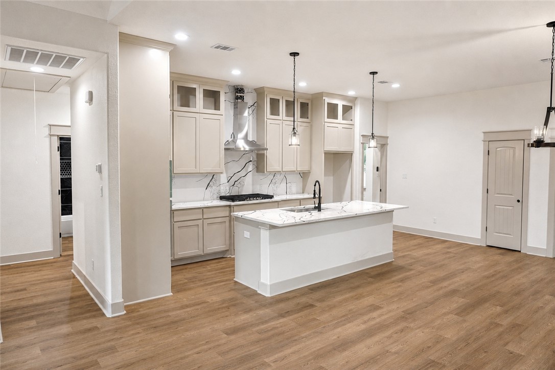 911 Harlem Lane Bryan, TX 77803 - Photo 3 of 18