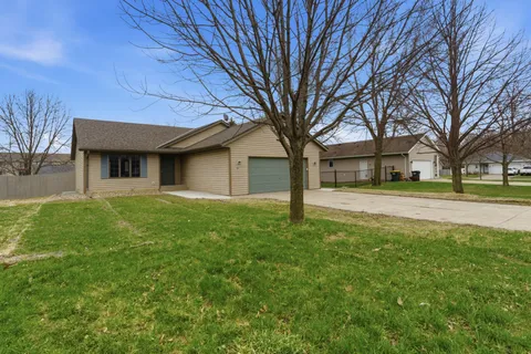 $295,000 | 1811 13th Street Southeast, Willmar, MN 56201