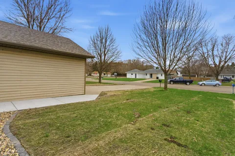 $295,000 | 1811 13th Street Southeast, Willmar, MN 56201