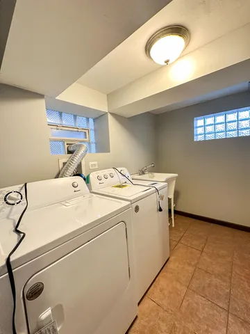$2,300 | 6058 South Richmond Street, Chicago, IL 60629