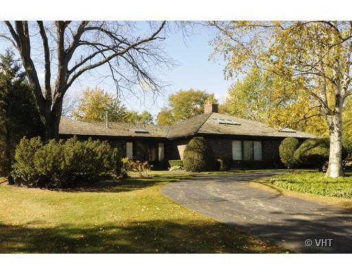 2290 Cedar Court Northbrook, IL 60062 - Photo 1 of 10