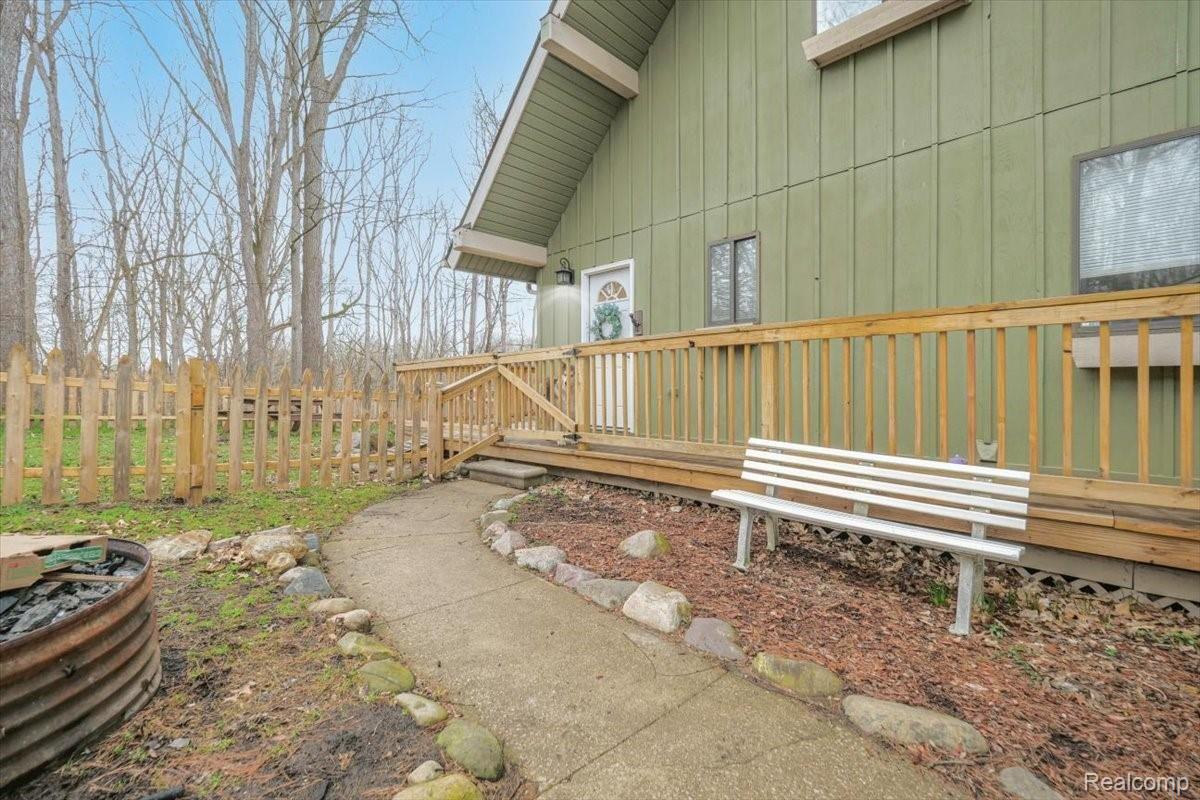 11312 White Lake Road Fenton, MI 48430 - Photo 17 of 42 17-8.jpg