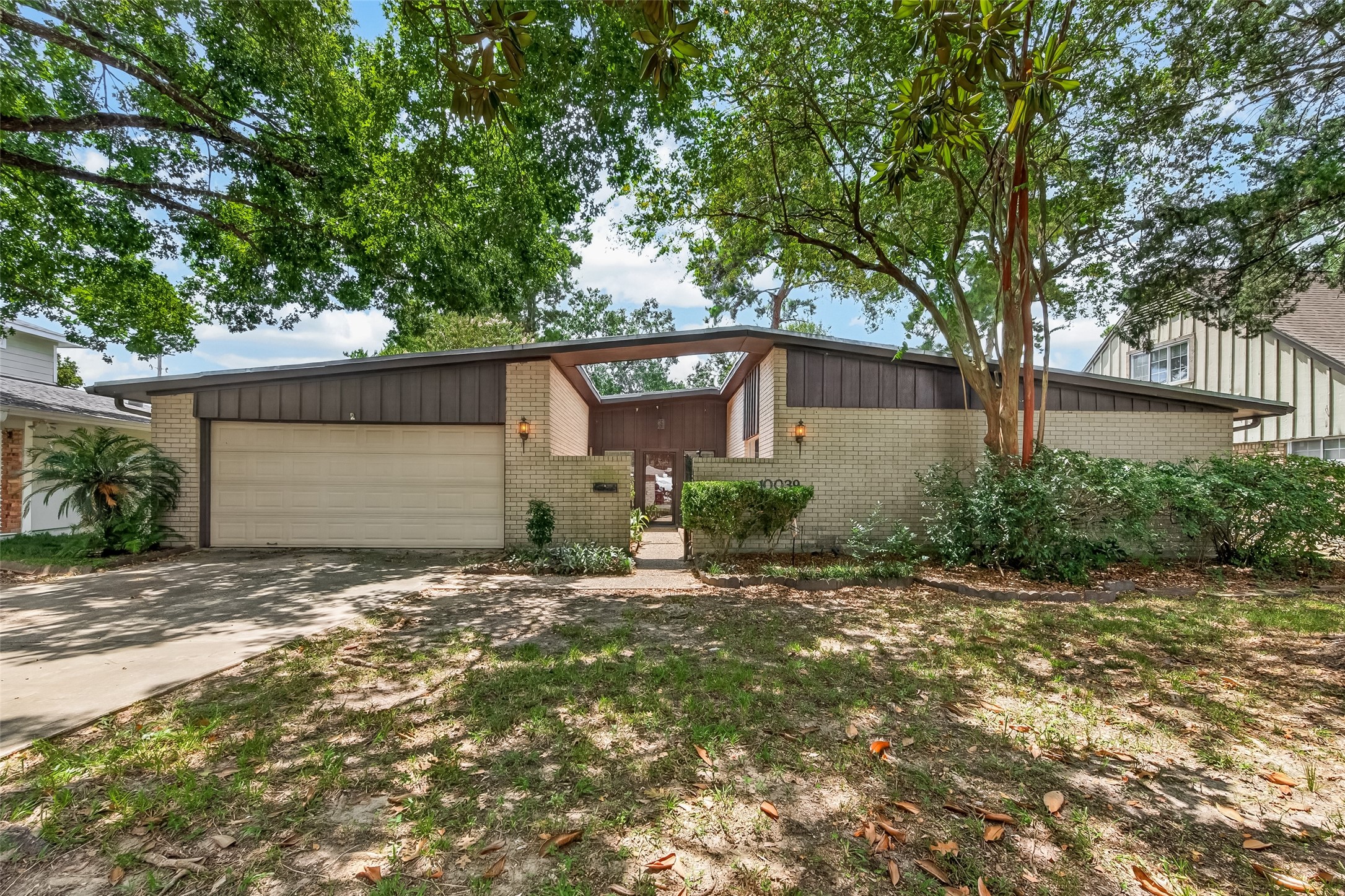 10039 Warwana Road Houston, TX 77080 - Photo 3 of 37 Gallery Image 3