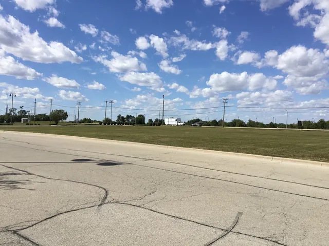 $649,900 | 550 East Laraway Road, New Lenox, IL 60451