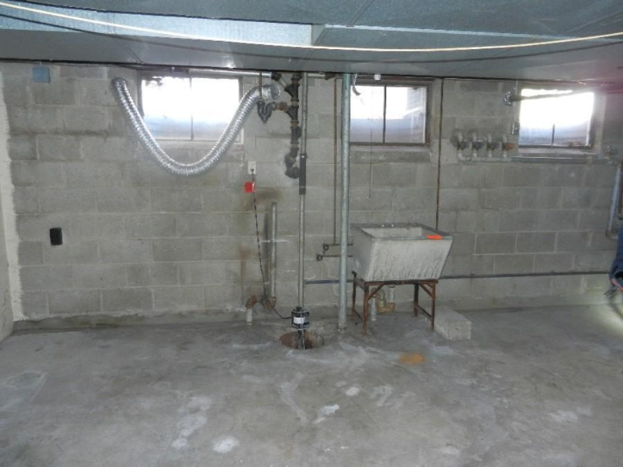 540 Ridge Avenue Spring Lake, MI 49456 - Photo 34 of 45 laundry