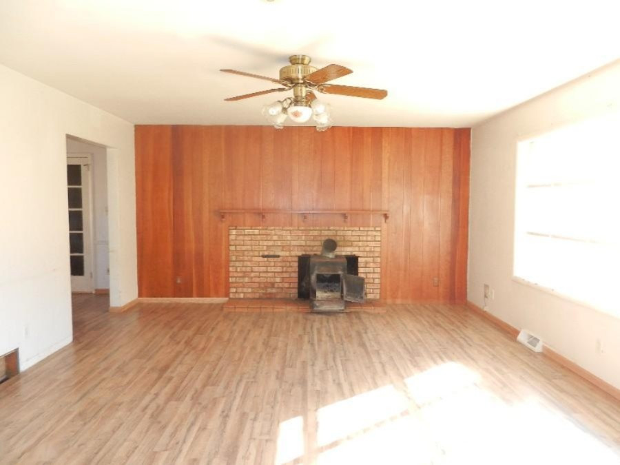 540 Ridge Avenue Spring Lake, MI 49456 - Photo 4 of 45 Liv rm 1